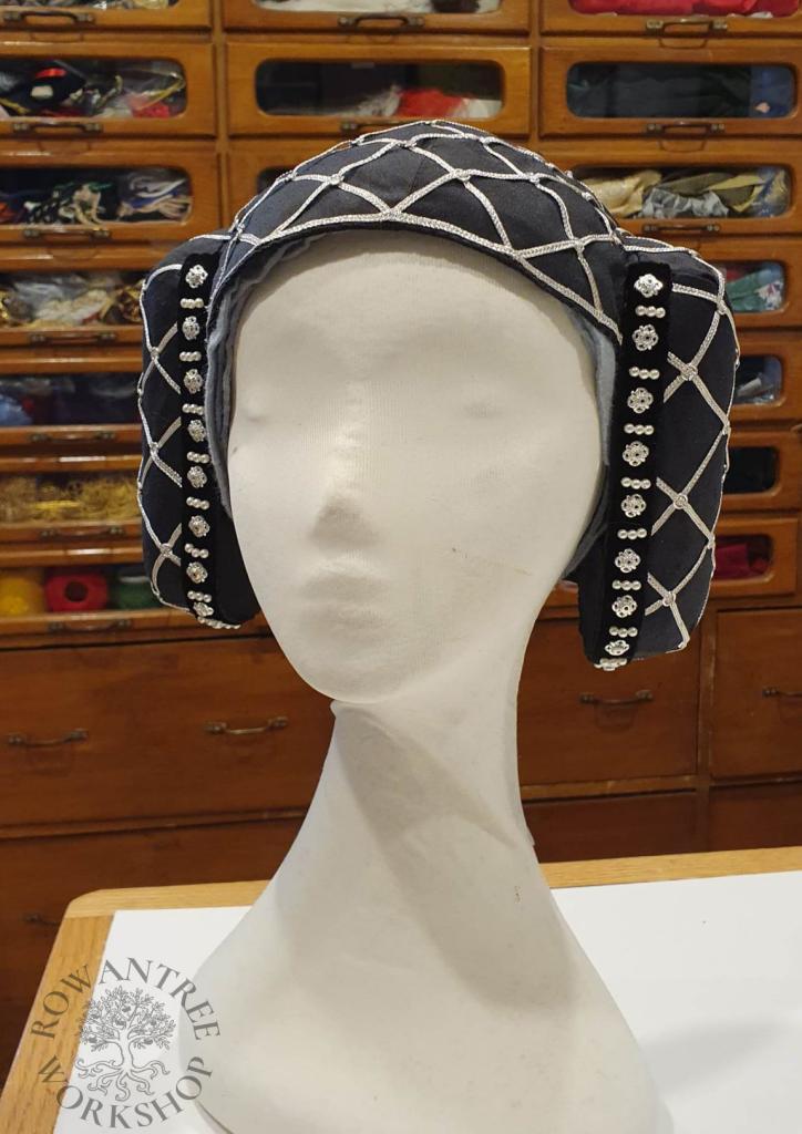 Headform with 14th century headdress